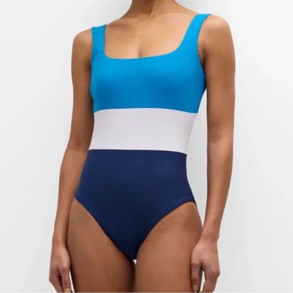 DREAMSCULPT® BUSTY SQUARE NECK TANK by Stylest